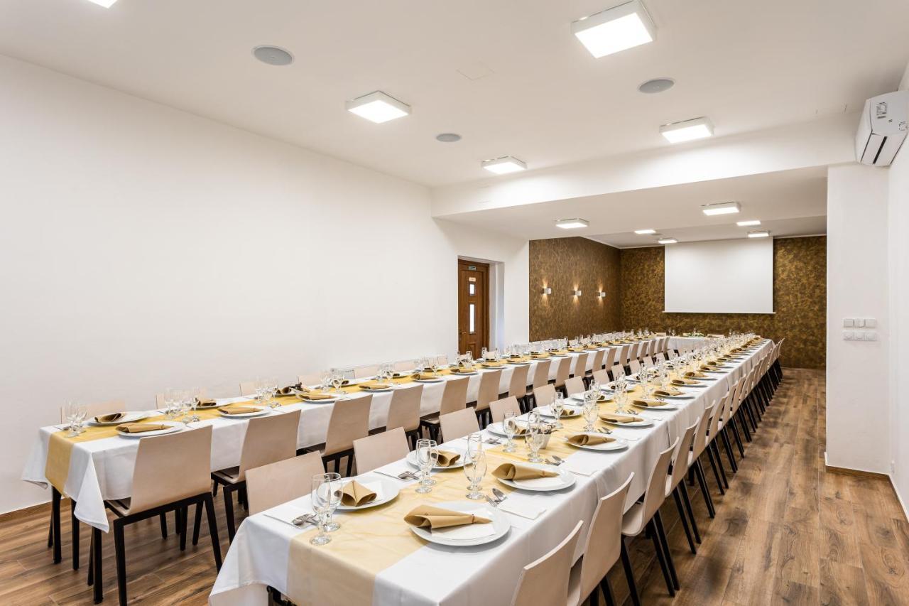 Hotel Jordanek Opočno Εξωτερικό φωτογραφία