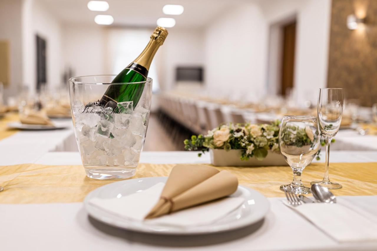 Hotel Jordanek Opočno Εξωτερικό φωτογραφία
