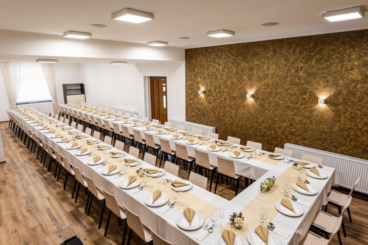Hotel Jordanek Opočno Εξωτερικό φωτογραφία