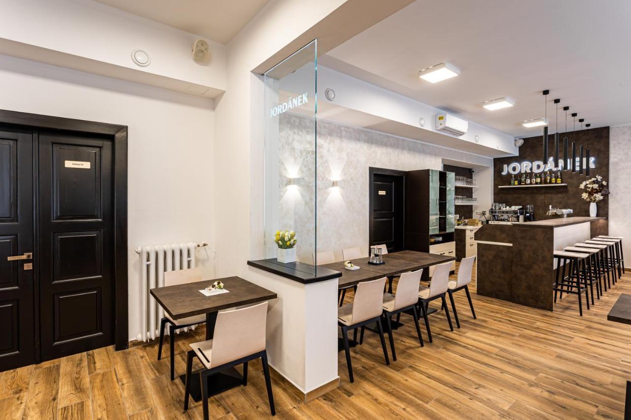 Hotel Jordanek Opočno Εξωτερικό φωτογραφία