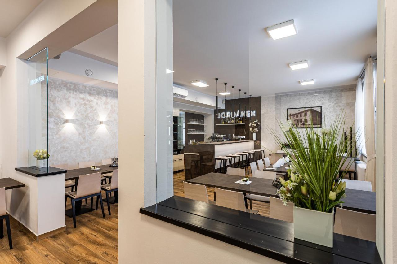Hotel Jordanek Opočno Εξωτερικό φωτογραφία