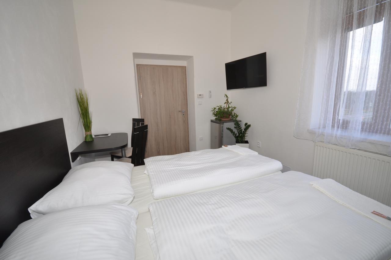 Hotel Jordanek Opočno Εξωτερικό φωτογραφία
