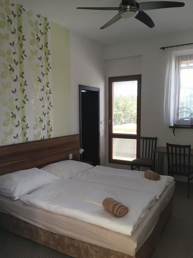 Hotel Jordanek Opočno Εξωτερικό φωτογραφία