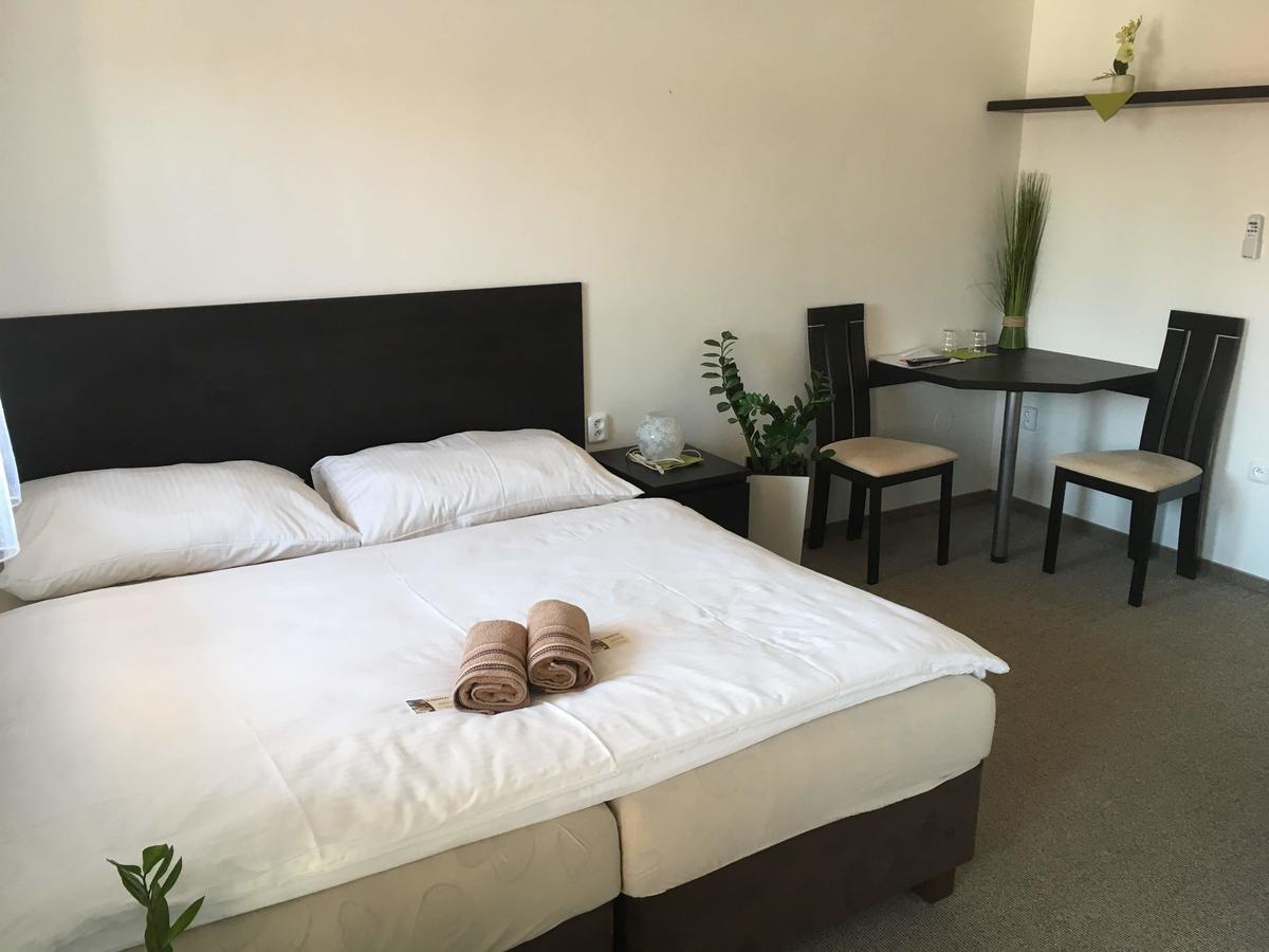 Hotel Jordanek Opočno Εξωτερικό φωτογραφία